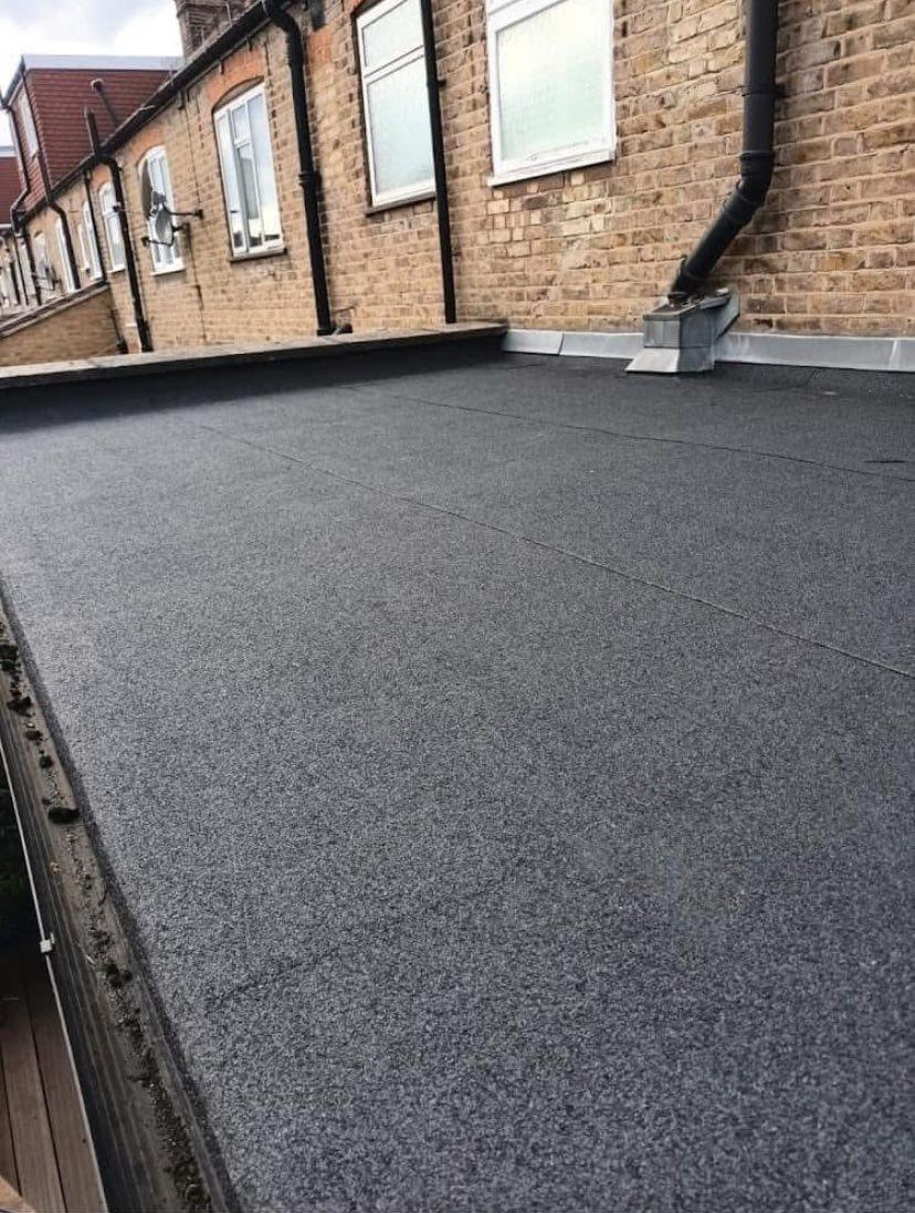 EPDM Rubber Flat Roof - Leeds - Professional EPDM rubber roofing with lead upstands.